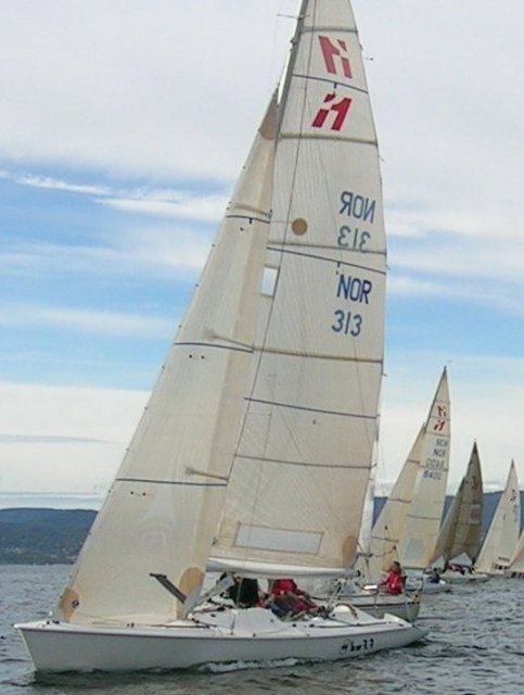 11 meter sailboat under sail