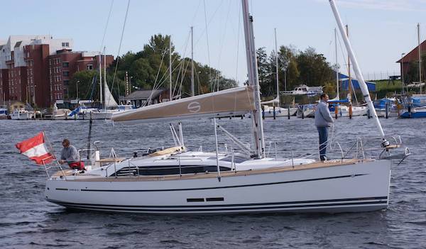 Sunbeam 361 sailboat under sail