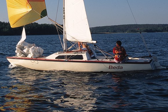 707 edwardsson sailboat under sail
