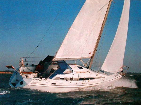 Channel 32323 hunter sailboat under sail