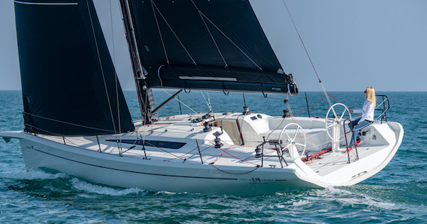 Italia 1198 sailboat under sail