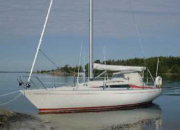 Aphrodite 30 sailboat under sail