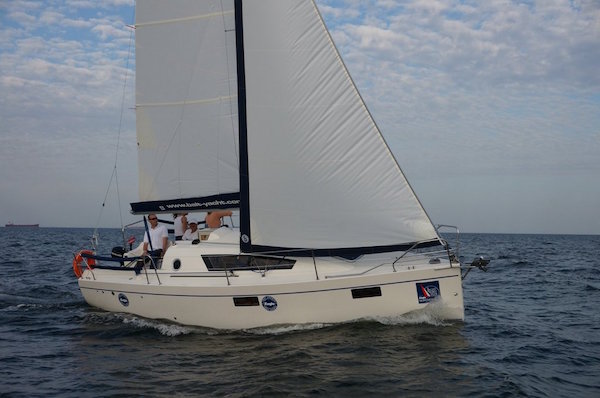 Balt 26 sailboat under sail
