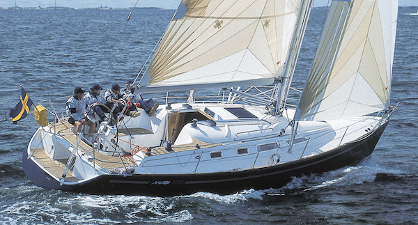 Maxi 1100 sailboat under sail