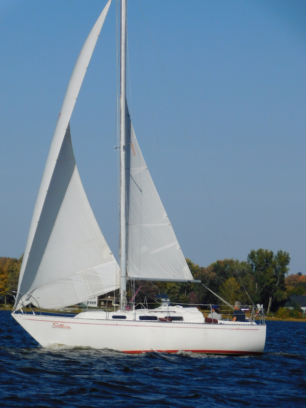 Mirage 27 schmidt sailboat under sail