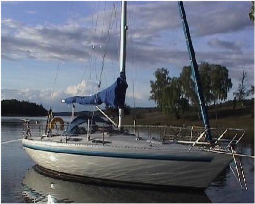 Comfortina 32 sailboat under sail