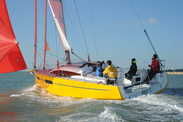 Rm 1070 sailboat under sail