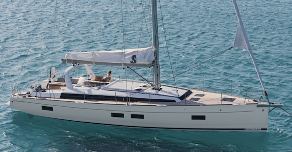 Oceanis 55.1 Beneteau sailboat under sail