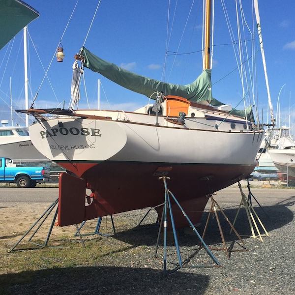 Mystic 10 3 sailboat under sail