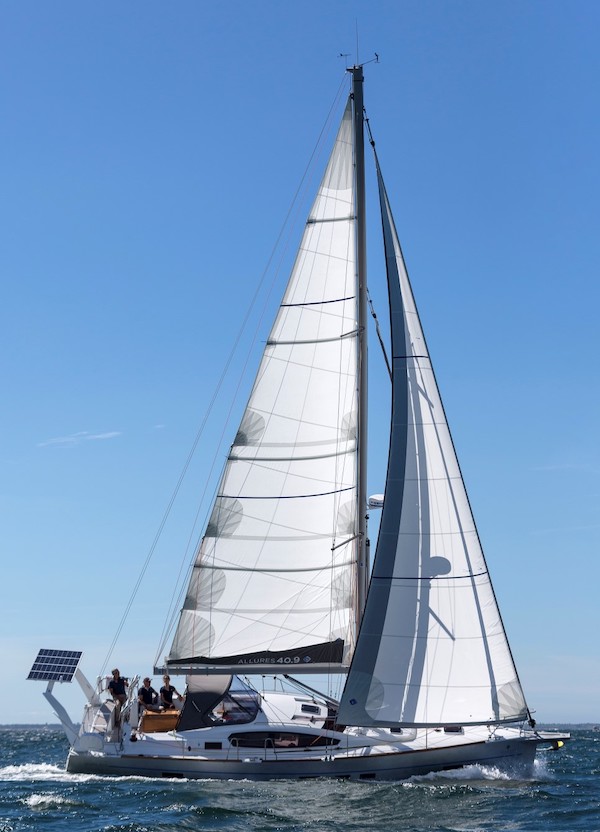 Allures 40.9 sailboat under sail