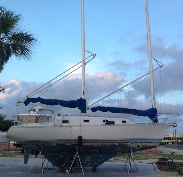 Offshore 33 scott sailboat under sail