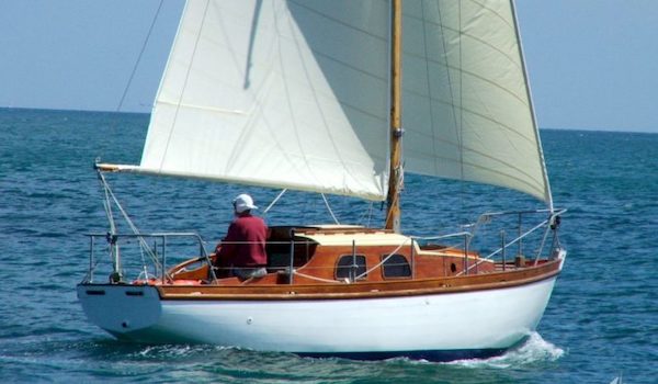 Chassiron junior sailboat under sail