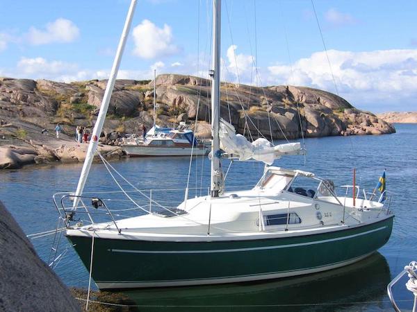 Parant 25 sailboat under sail