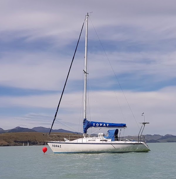 Charger 33 sailboat under sail