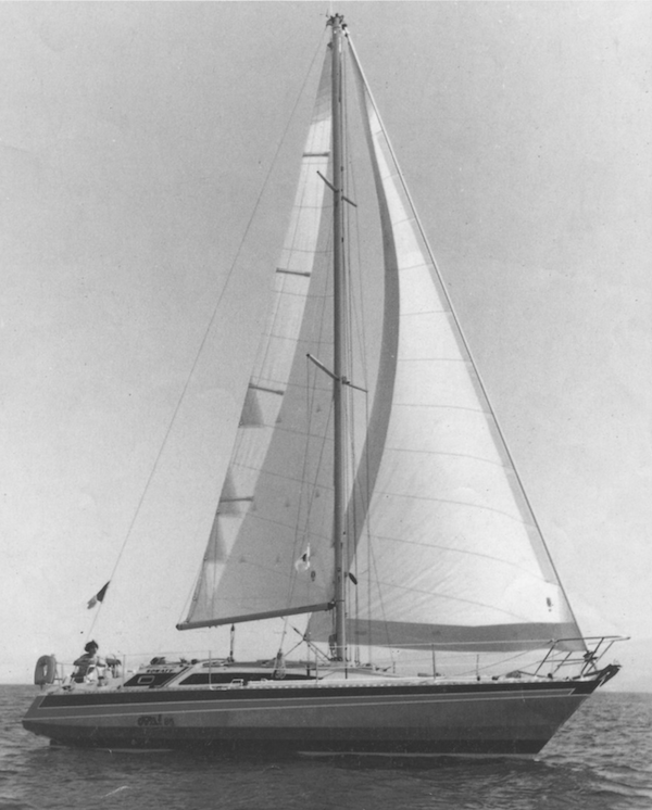 Ovni 35 sailboat under sail