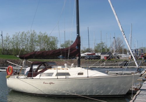 Aloha 26 sailboat under sail