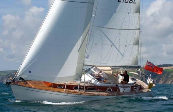 Aphrodite 38038 sailboat under sail