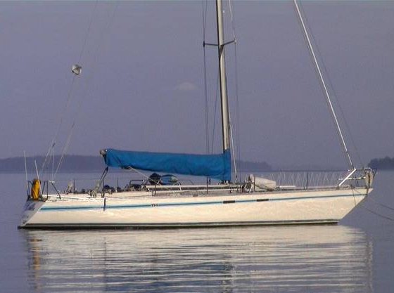 Aphrodite 414 sailboat under sail
