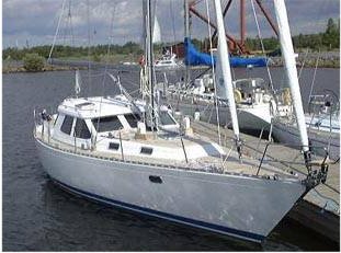 Avance 40 dh sailboat under sail