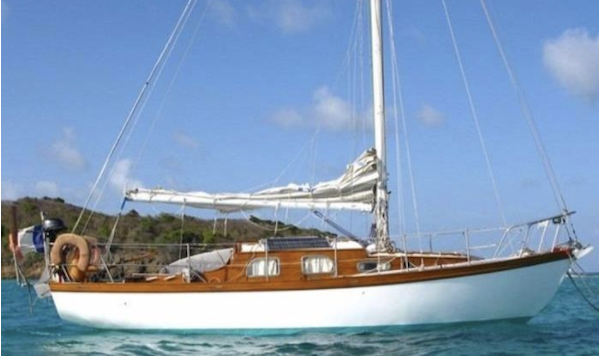 Chassiron cf sailboat under sail