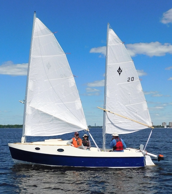 Core sound 20 mark 3 sailboat under sail