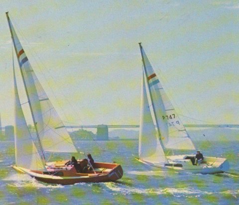 Bahama 25 cape foulweather sailboat under sail