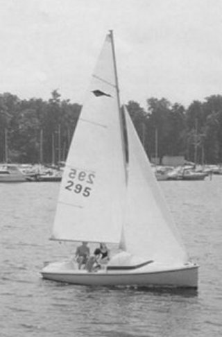 Bandit 17 sailboat under sail