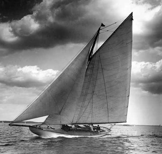 Bar harbor 31 sailboat under sail