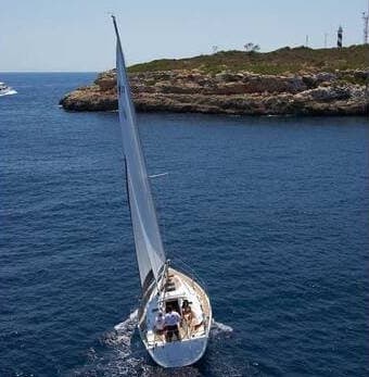 Bavaria 31 sailboat under sail
