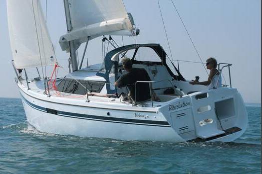 Bi-loup 26 sailboat under sail