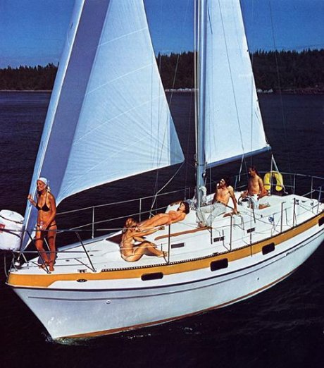 Buccaneer 320 sailboat under sail