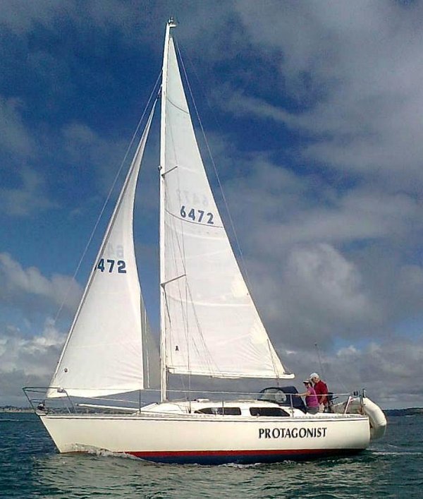 Carpenter 29 sailboat under sail