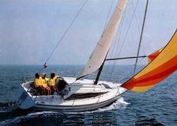 Comet 860 sailboat under sail