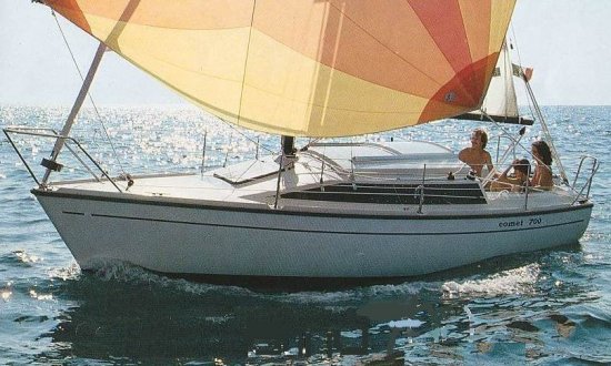 Comet 700 sailboat under sail