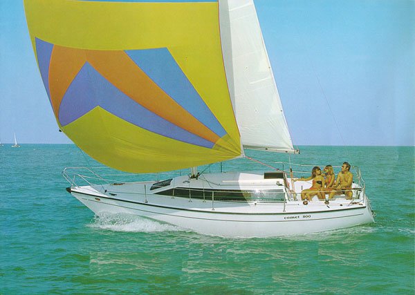 Comet 800 sailboat under sail