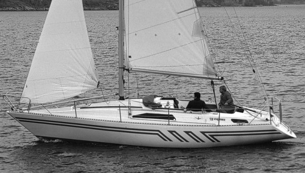 Compis 97 sailboat under sail