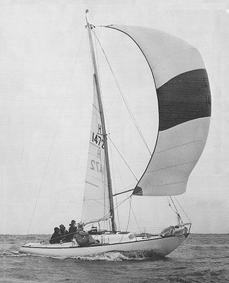 Defender 15 sailboat under sail