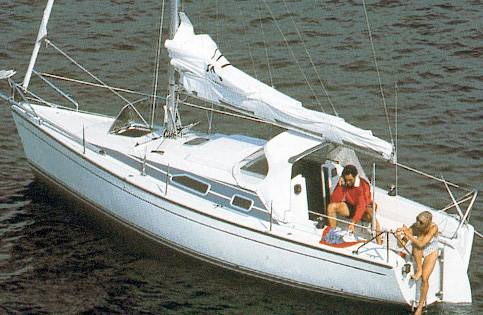 Dehler 25cr sailboat under sail