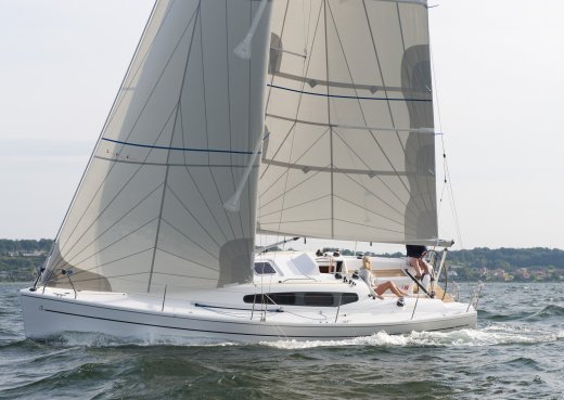 Dehler 32 sailboat under sail
