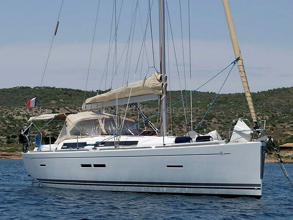 Dufour 405 GL sailboat under sail