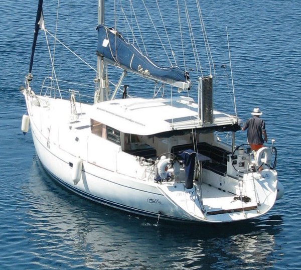 Atoll 43 dufour sailboat under sail