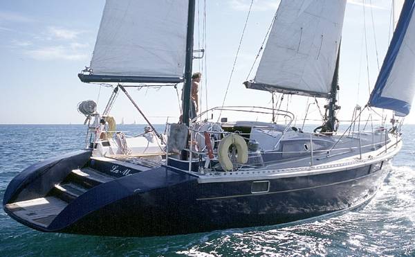 Dynamique 47 sailboat under sail