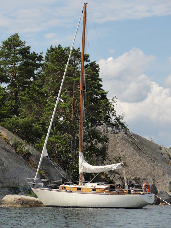 Mp 27 sailboat under sail