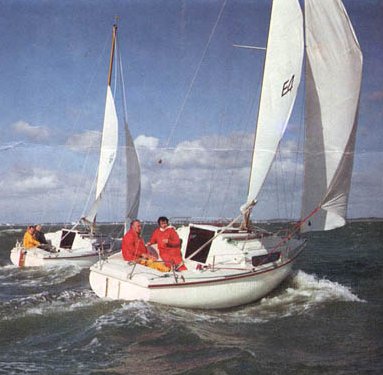 Edel 4 sailboat under sail