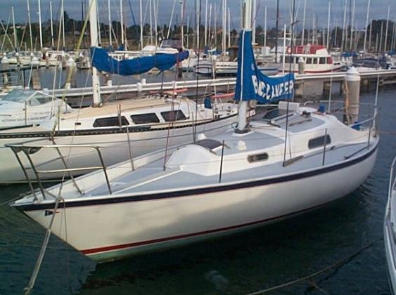 Endeavour 30 aus sailboat under sail