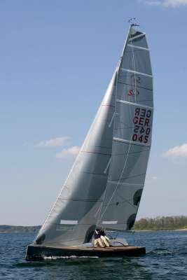 Esse 850 sailboat under sail