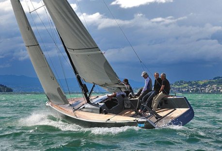 Esse 990 sailboat under sail