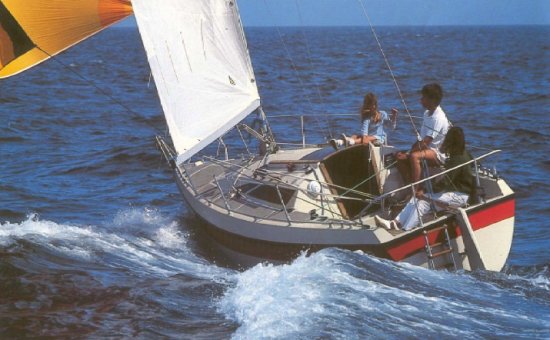 Etap 23 sailboat under sail