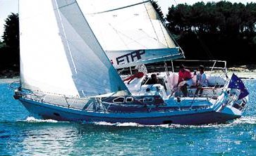 Etap 32i sailboat under sail