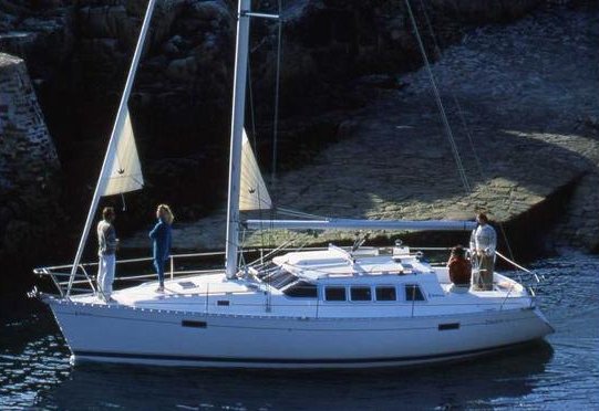 Evasion 36 Beneteau sailboat under sail